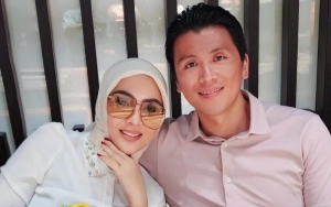Syahrini Kuatkan Iman usai Disentil Tak Pernah Pamer Momen Bareng Reino Barack