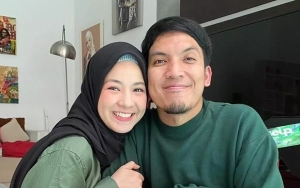 Desta dan Natasha Rizky Kembali Kompak Pamer Senyum Semringah Rayakan Hari Spesial