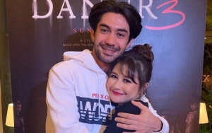 Reza Rahadian dan Prilly Latuconsina Diduga Pakai Cincin Couple Picu Rumor Tunangan