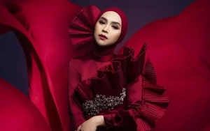 Ria Ricis Curi Fokus kala Tampil Ala Cewek Bumi