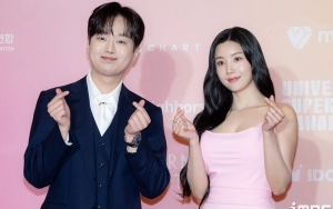 Momen Kwon Eunbi Gandengan Tangan dengan Lee Chan Won di USA 2024 Viral