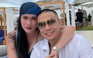 Suami Pilot Stevie Agnecya Spill Penampakan Obat Rindu Pasca Istri Meninggal