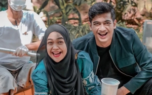 Detik-Detik Ria Ricis Hampiri dan Salim ke Teuku Ryan saat Sidang Cerai Buat Adem
