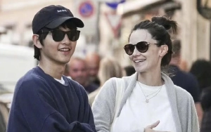 Song Joong Ki Bikin Bestie Tersentuh kala Liburan ke Jepang Bareng Istri 