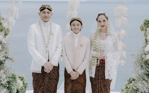 Tiko Aryawardhana Tak Segan Hujani BCL Ciuman kala Nonton Konser Bareng Noah Sinclair