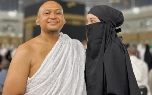 Praz Teguh Nangis Kejer di Rumah Duka Babe Cabita saat Deddy Corbuzier Puji Tabiat Asli