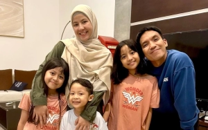 Desta dan Natasha Rizky Sehati Pakai Baju Ala Couple di Lebaran Pertama