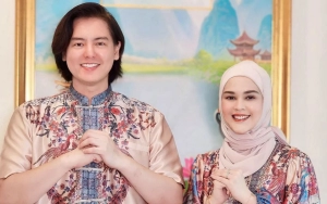 Kedua Putra Roger Danuarta dan Cut Meyriska Curi Fokus kala Liburan ke Disneyland 