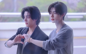 HYBE Respons Kritik soal Jake dan Sunghoon ENHYPEN Foto Bareng Hostess Jepang
