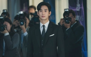 Makna Tangisan Kim Soo Hyun di 'Queen of Tears' Disoroti Juri Baeksang Arts Awards