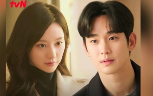 Gestur Manis Kim Soo Hyun pada Kim Ji Won usai Syuting Adegan Haru 'Queen of Tears' Curi Fokus