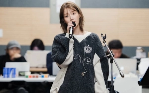 IU Tunjukkan Effort Maksimal ke Para Dancer Cilik di Konser Jakarta