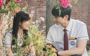 Ukuran Tangan Byeon Wook Seok saat Elus-Elus Kim Hye Yoon di BTS 'Lovely Runner' Disorot