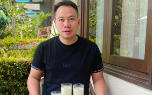 Vicky Prasetyo Kompak Hadiri Acara Wisuda Anak Bareng Eks Istri Pertama