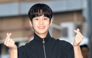 Kemunculan Ayah Kim Soo Hyun Buat Panelis 'King of Mask Singer' Menangis