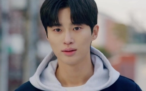 Akting Mabuk Byeon Woo Seok di 'Lovely Runner' Buat Kaget
