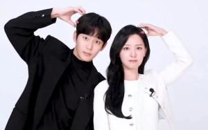 Dugaan Kim Soo Hyun Kirim Asisten untuk Kim Ji Won Buat Rumor Kencan Makin Santer