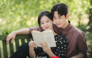 'Queen of Tears' Dituduh Sengaja Sembunyikan Foto Pernikahan Kim Soo Hyun & Kim Ji Won