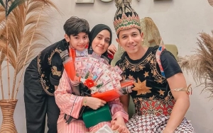 Sonny Septian Menangis Terharu di Acara Kelulusan Putra Fairuz A. Rafiq 