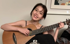 Ibu IU Siapkan Kostum Seragam untuk Para Pemain Band di Konser Sang Putri