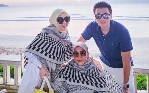Reino Barack Ratukan Ibu Syahrini kala Menginap di Singapura Bukti Mantu Idaman