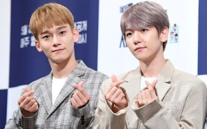 Chen EXO Teruskan Tradisi Baekhyun Unboxing Album dengan Cara Tepat