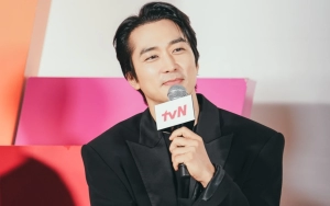 Song Seung Heon Pamerkan Wajah Ayah Tampan yang Mirip Aktor 'Kingsman' di TV