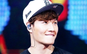 Ciuman Pertama Kim Jong Kook Terungkap di Episode Terbaru 'My Little Old Boy' 