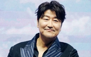 Akting Drama Perdana Song Kang Ho di 'Uncle Samsik' Diagungkan Deretan Media Asing