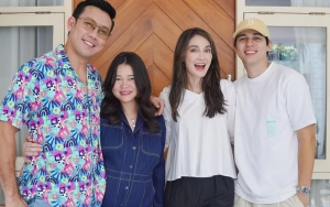 Maxime Bouttier Gercep Betulkan Baju Luna Maya yang Melorot di Depan Denny Sumargo