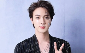 Jin BTS Beri Update Terbaru hingga Ramai Disambut Fans Jelang Bebas Wamil 