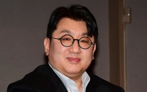 Bang Si Hyuk Dicemooh Penonton saat Tampil di Weverse Con Festival 2024