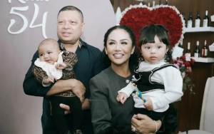 Kemiripan Putri Kedua Aurel Hermansyah Ketika Digendong Raul Lemos Buat Tak Percaya