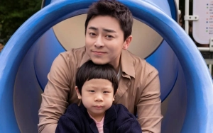 Visual Terkini Kim Jun Putra Jo Jung Suk di 'Hospital Playlist' Dipuji Makin Ganteng