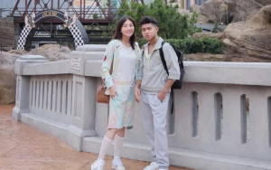 Etika Betrand Peto Kala Mau Pegang Tangan Sarwendah Tuai Pujian