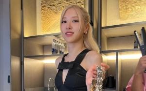Rose BLACKPINK Pakai Sandal Jepit saat OTW Paris Picu Beragam Reaksi