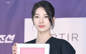 Bae Suzy Bak Tenggelam di Tumpukan Kado saat Rayakan Ultah Debut ke-14