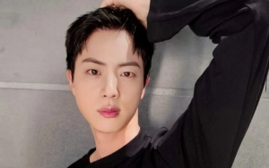 Jin BTS Diteriaki Cowok-Cowok saat Syuting Pakai Seragam Sekolah