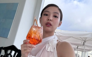 Video Jennie BLACKPINK Diduga Merokok dalam Ruangan Picu Perdebatan