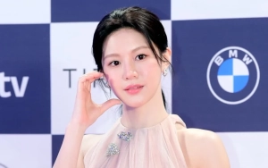 High Heels Go Yoon Jung di Blue Dragon Series Award 2024 Dianggap Bahaya