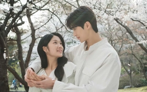 Kim Hye Yoon Kuak Paling Berdebar saat Dilamar Byeon Woo Seok di 'Lovely Runner'