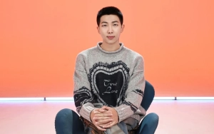 Potret RM BTS Bareng Band Militer di Festival Tomat Hwacheon Curi Perhatian