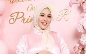 Cara Syahrini Tutupi Wajah Cantik Bayi 'Princess R'  Picu Tanda Tanya usai Spill Foto Kaki
