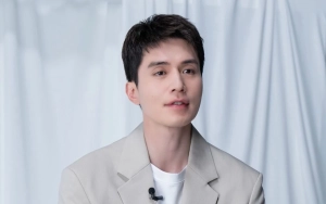 Potret Lee Dong Wook Keciduk Merokok di Pinggir Jalan Tuai Beragam Reaksi