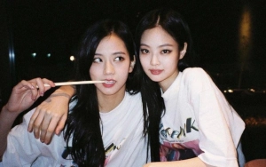 Momen Jennie Nangis di Belakang Jisoo BLACKPINK Curi Perhatian