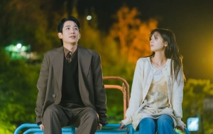 Jung So Min & Jung Hae In Beda Reaksi Soal Pakai Seragam Sekolah untuk 'Love Next Door'