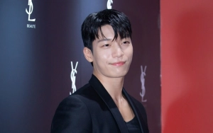 Tips Flirting Ala Wi Ha Joon Buat Staf Kaget