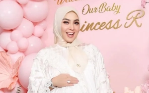 Syahrini Akui Sudah 16 Hari Jalani Pantangan usai Melahirkan