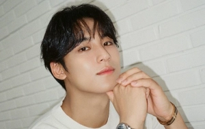 Mingyu SEVENTEEN Main Tenis Bareng Ayah Pakai Raket Langka Super Mahal