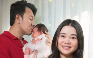 Denny Sumargo Bikin Kaget ART saat Momong Bayi Cantik
